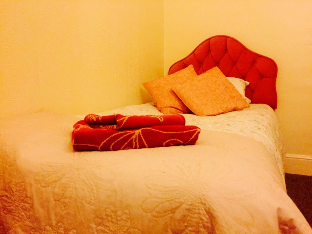 Southend Inn Hotel - Close To Beach, Train Station & Southend Airport ห้อง รูปภาพ